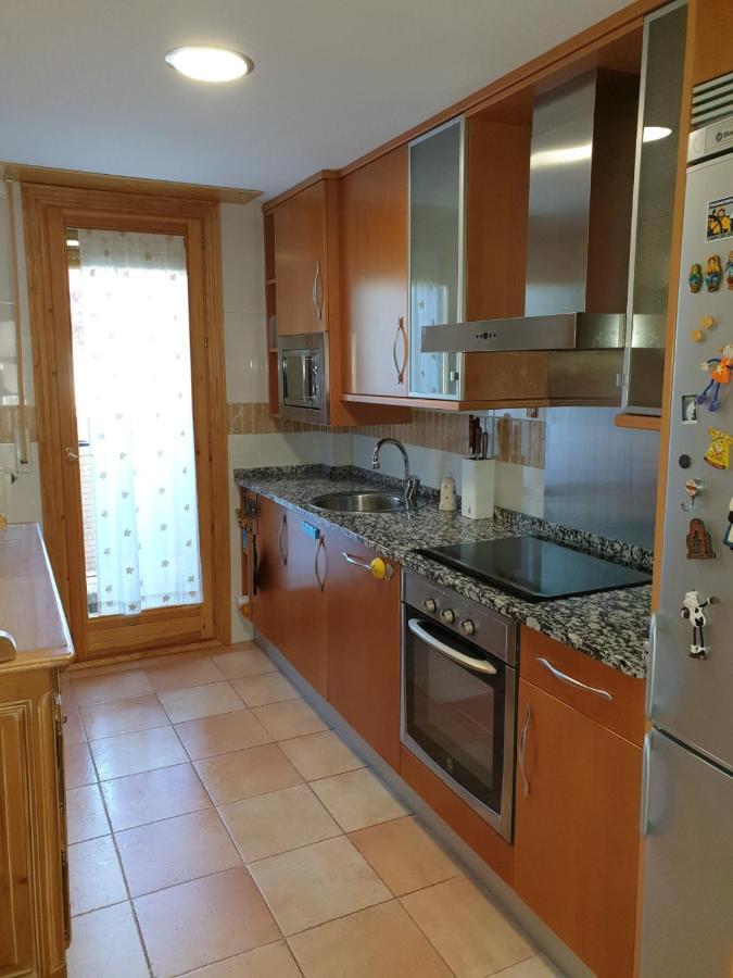 Vut Consejo De Cientos Apartment Jaca Bagian luar foto